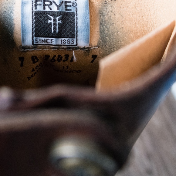 Frye Melissa Button Back Boots Brown size 7 - Picture 8 of 8